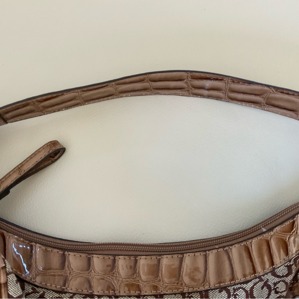 Guess ODELIA Shoulder Bag - Picture 9 of 14